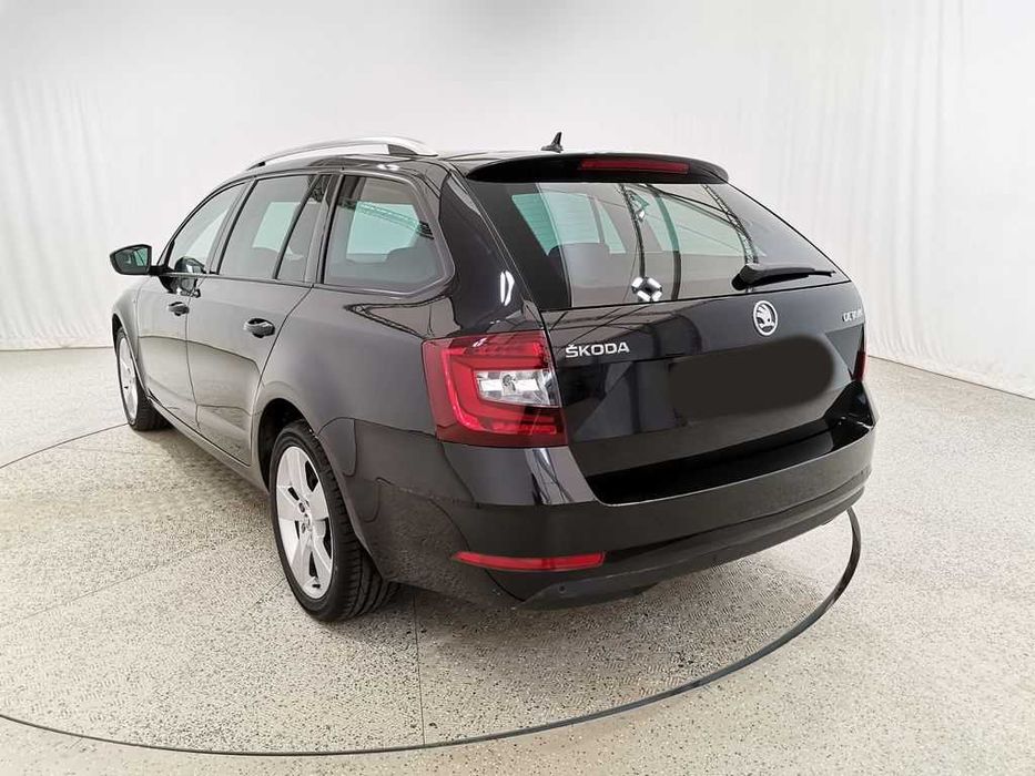 Inchirieri auto masina automata Skoda Octavia