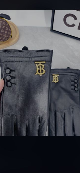 Mănuși Burberry model 2026