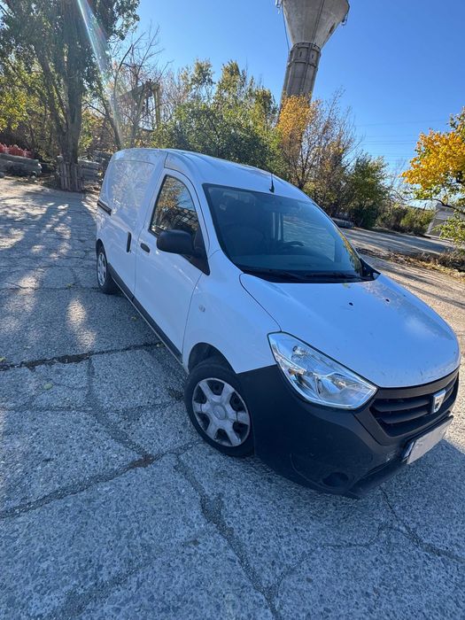 SC vinde Dacia Dokker in stare foarte buna