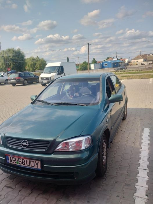 Vând masina Opel astra