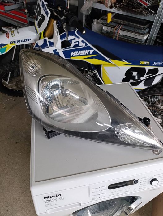 Десен фар за Honda Jazz оригинален