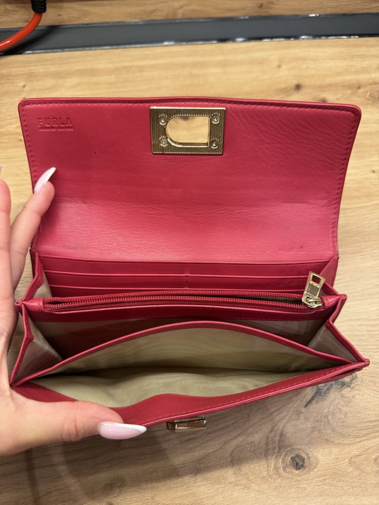 Furla портмоне червено и черно