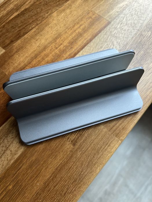 Стойка за MacBook