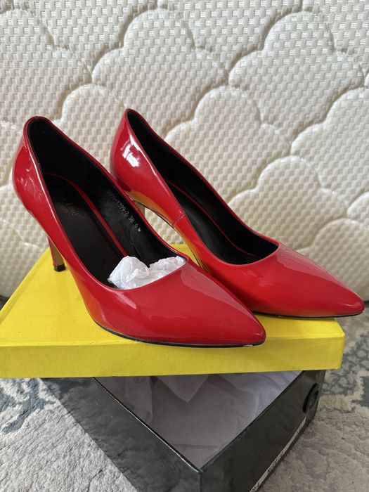 Женские туфли на каблуке