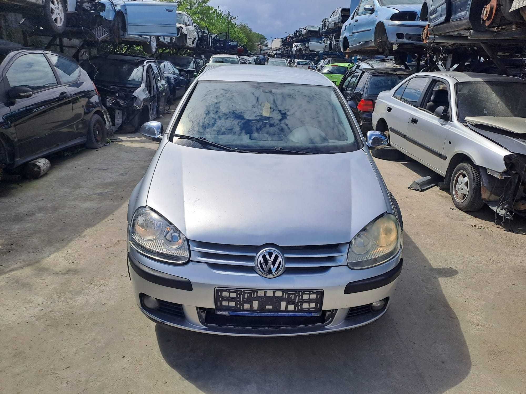 Dezmembrez Volkswagen Golf 5 1.4 FSi an 2004 cod motor BKG