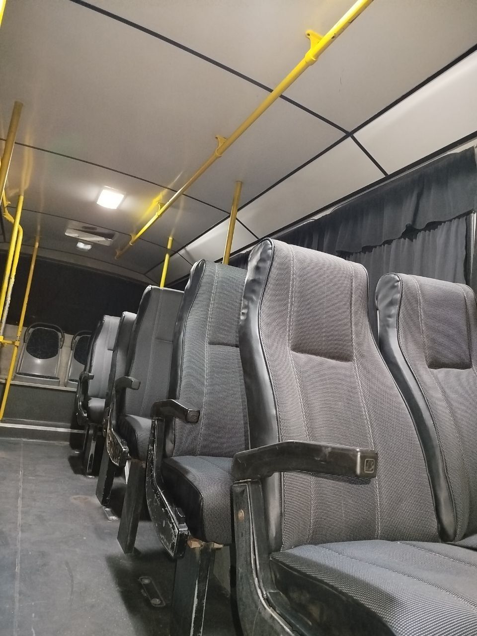 Isuzu Avtobus sotiladi