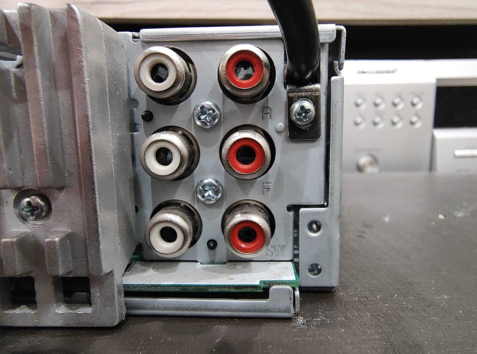 Висок клас ALPINE CDE-9880R USB / CD / MP3