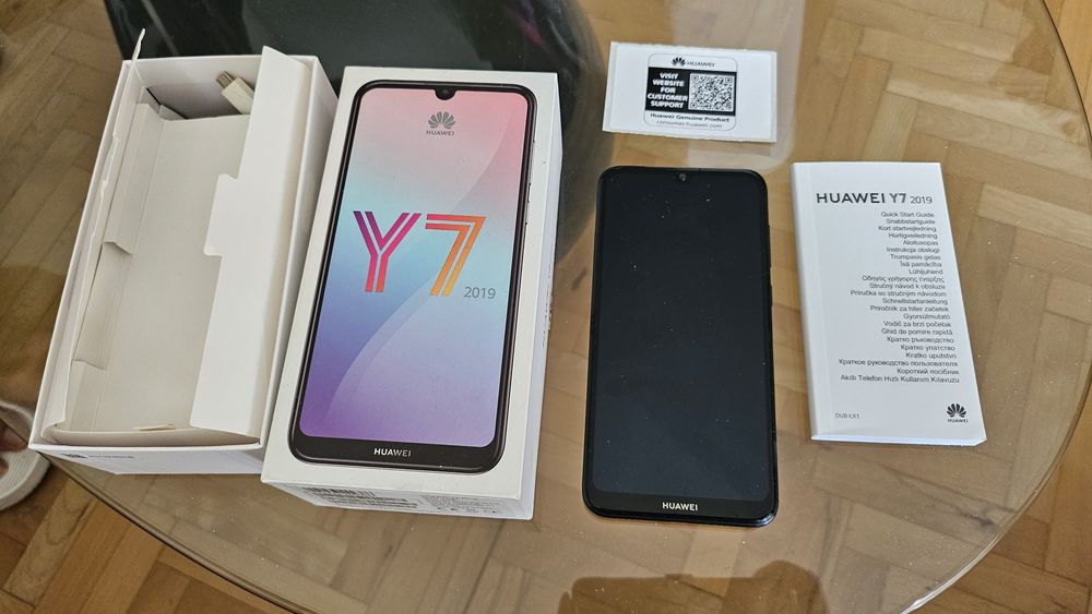 Телефони за части