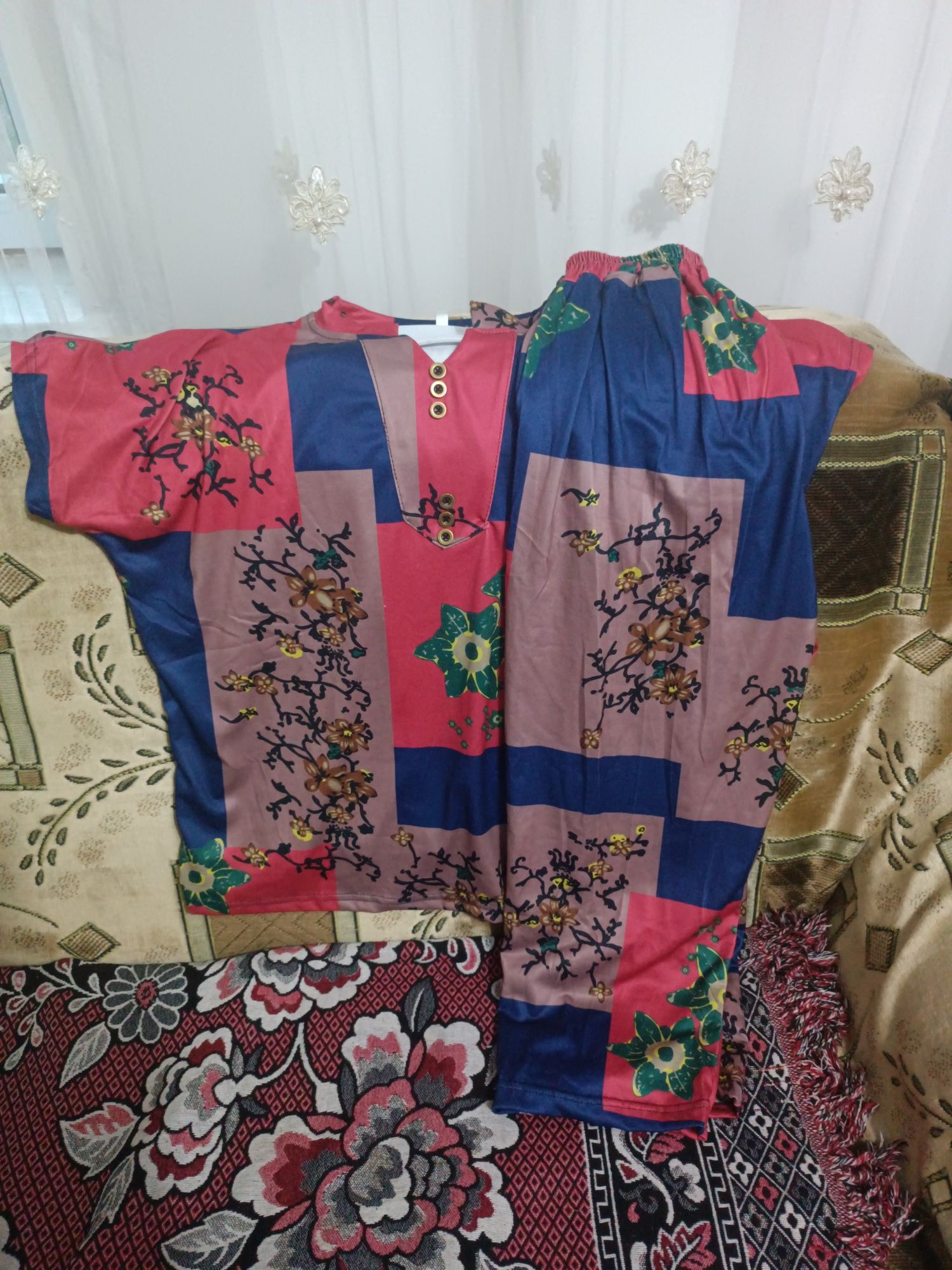 Продам женскую одежду