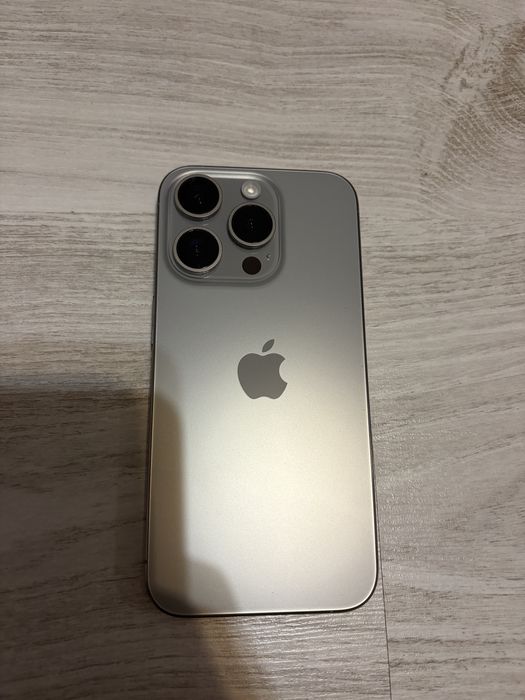 Iphone 15 pro inca in garantie