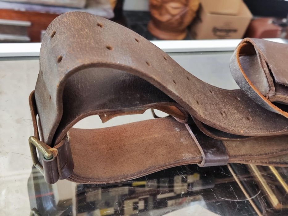 Офицерски кожен колан с кобур