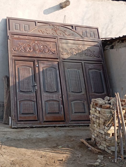 Дарвоза сотилади