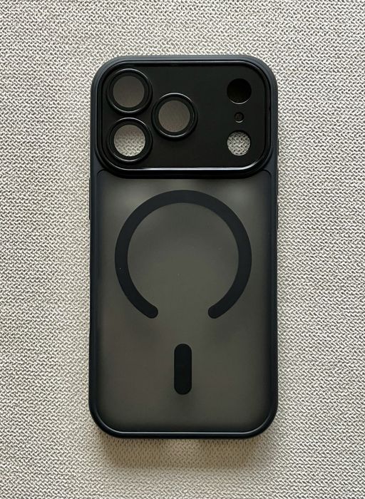 Husa pentru iPhone 17 Pro, semi-transparenta