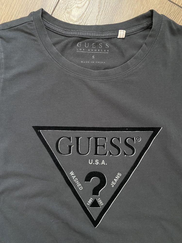 Дамски тениски и блузи GUESS