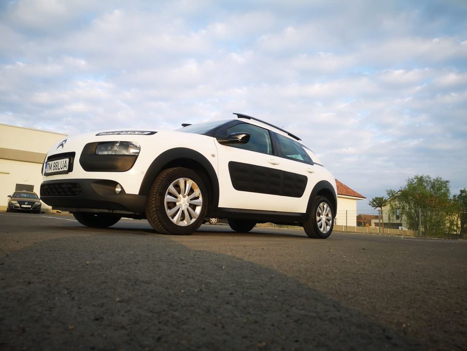 Vând Citroen C4 Cactus