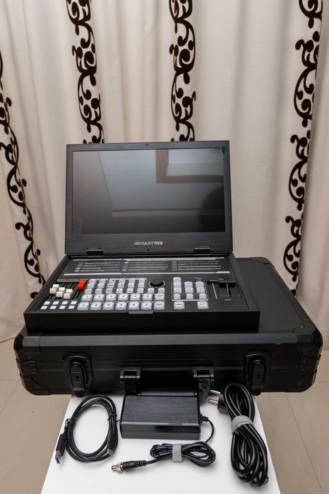 Avmatrix PVS0615U Switcher Portabil cu 6 Canale cu Display de 15.6"