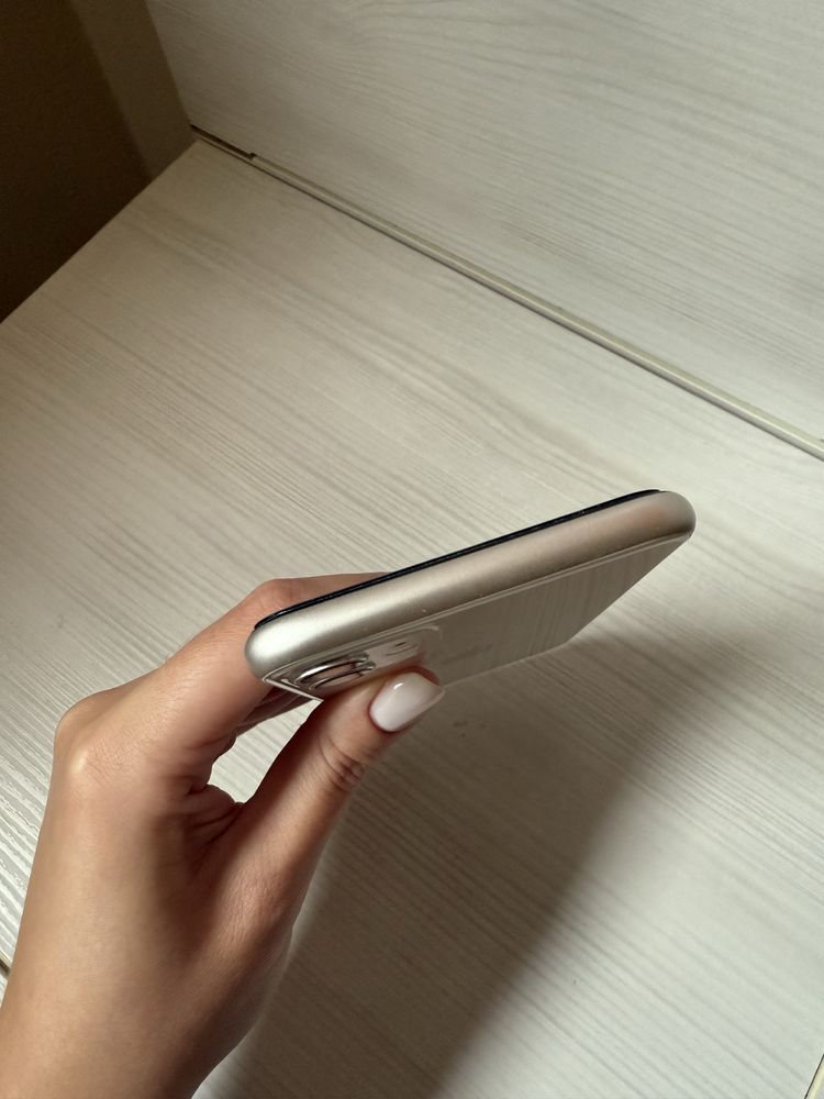 Телефон iPhone 11 128GB