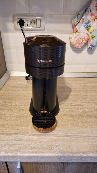 Nespresso Vertuo Next, maro-argintiu