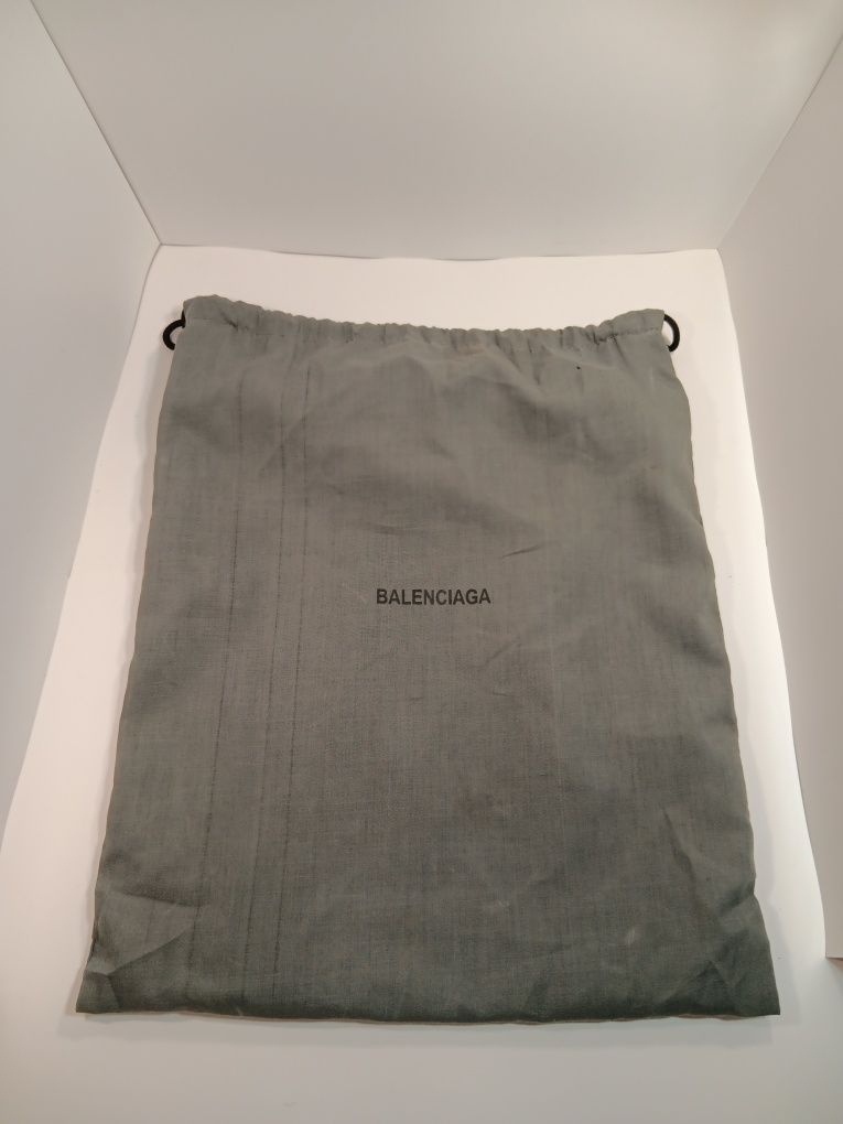 Balenciaga track