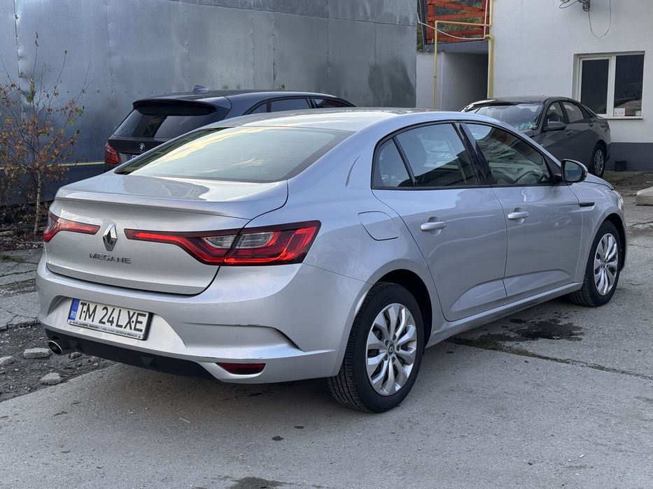 Renault Megane 1.6 Benzina 2018 usor avariat