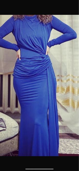 платье все по 3000тг одевали одинь раз очень красивые