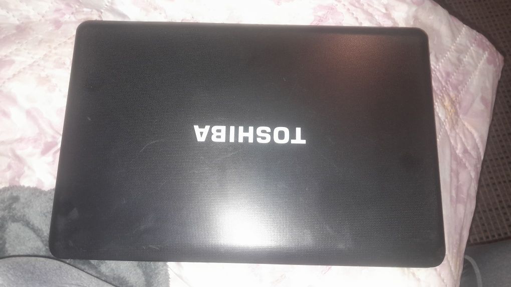 Лаптоп Toshiba с леки забележки