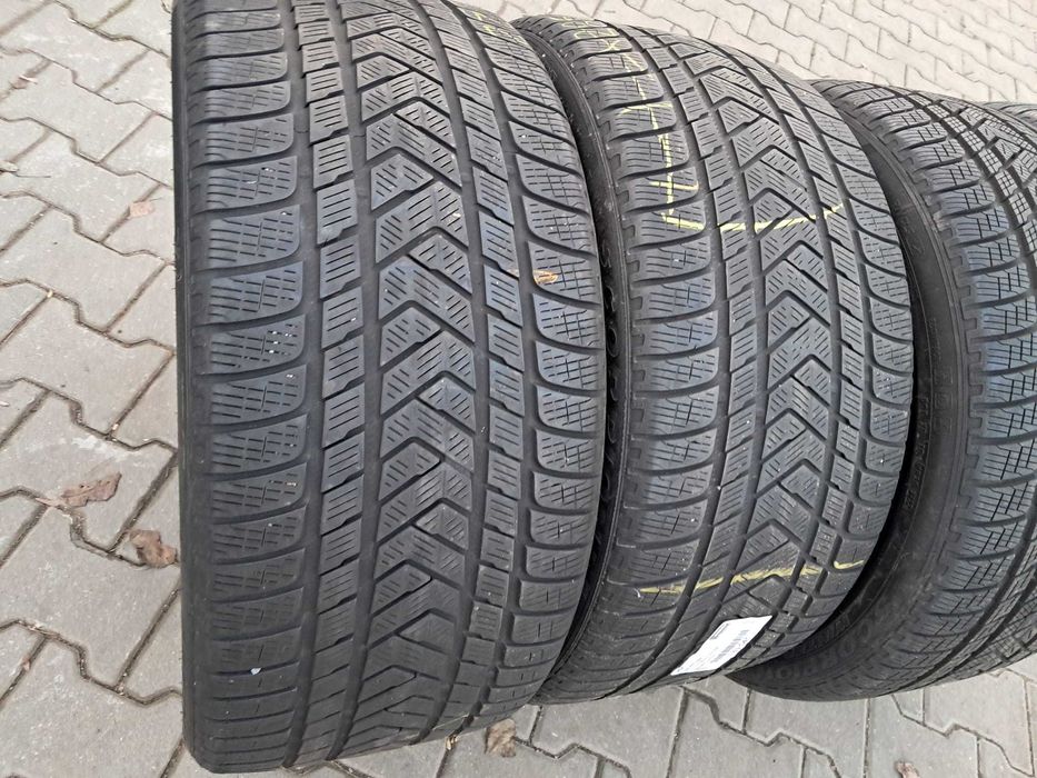 285 35 22 Anvelope iarna Pirelli Scorpion Winter