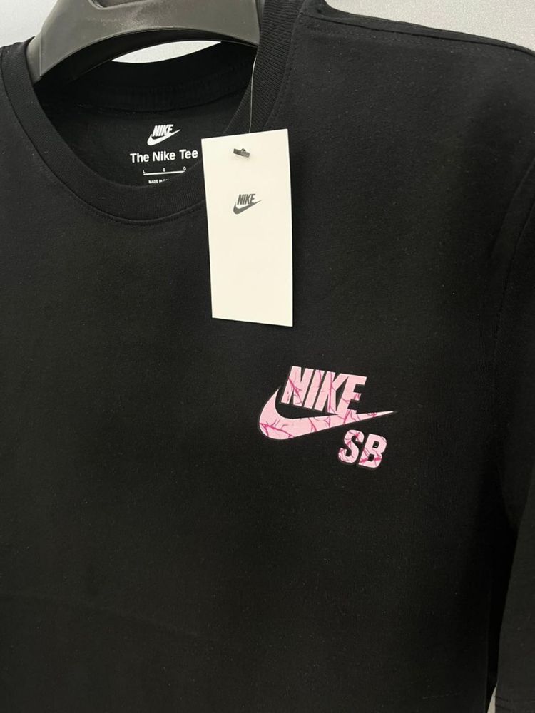 Мъжка теника Nike SB. Топ цена 19.5 лв