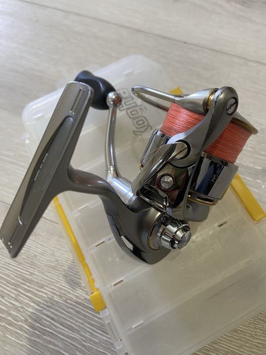 Продавам Daiwa Exist 2500