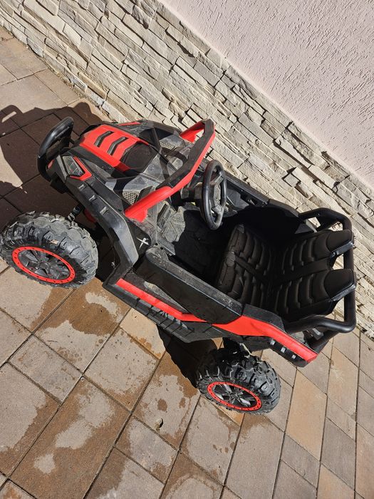 Vand mașină pentru copii