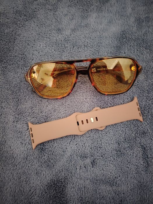 Ochelari soare și curea ceas