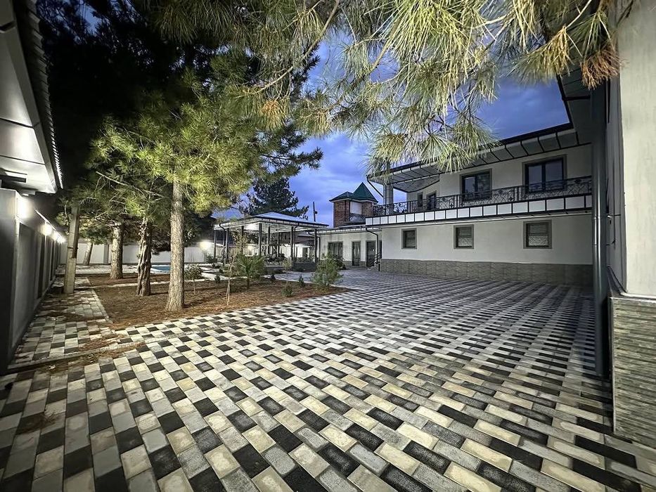 Oqtoshdan dacha sotiladi