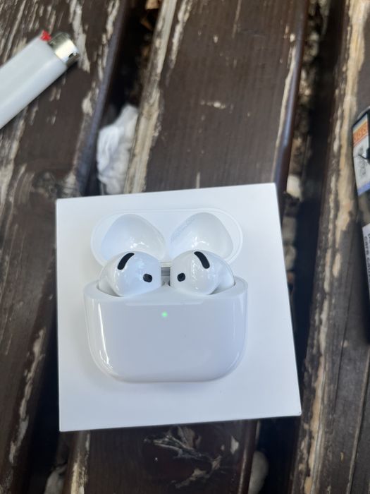 Airpods 4 noi luate acum 2 zile din altex