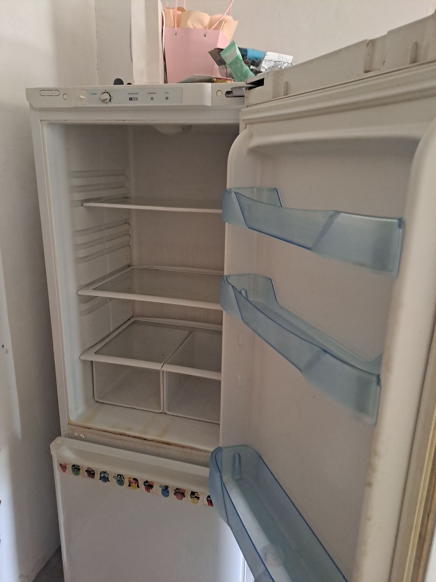 Продам холодильник