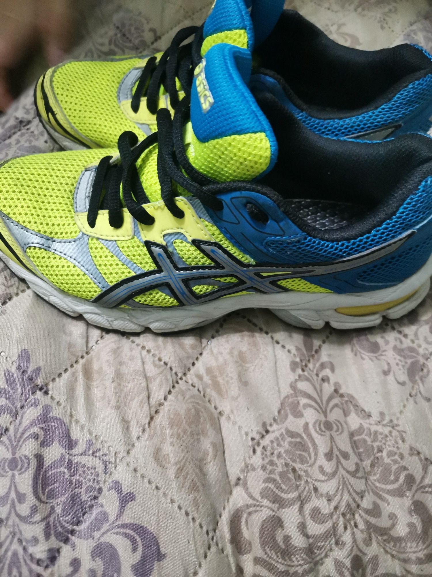 Детски маратонки ASICS 35 номер