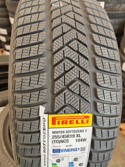 vand anvelope de iarna pirelli 255/45x19 cu omologare tesla
