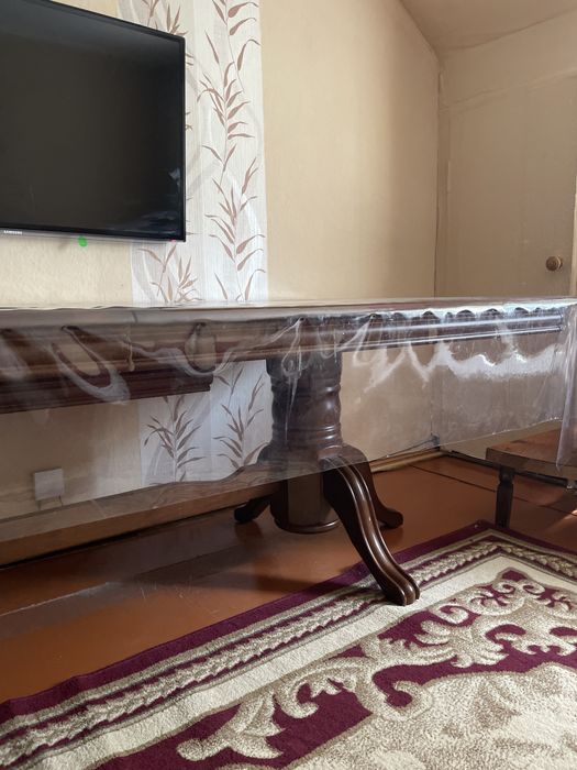 Стол со стульями