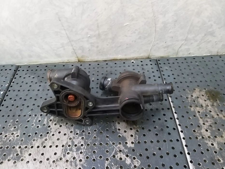 Corp carcasa termostat 1.4 tfsi vw passat b6 3c 03c121118d 03c121121d