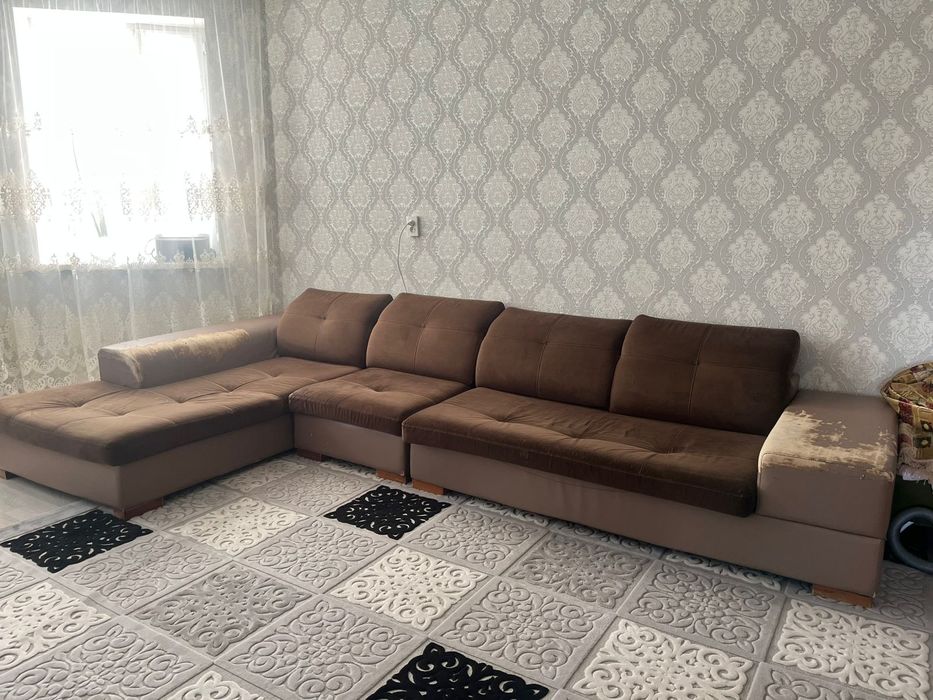 Продам угловой диван.