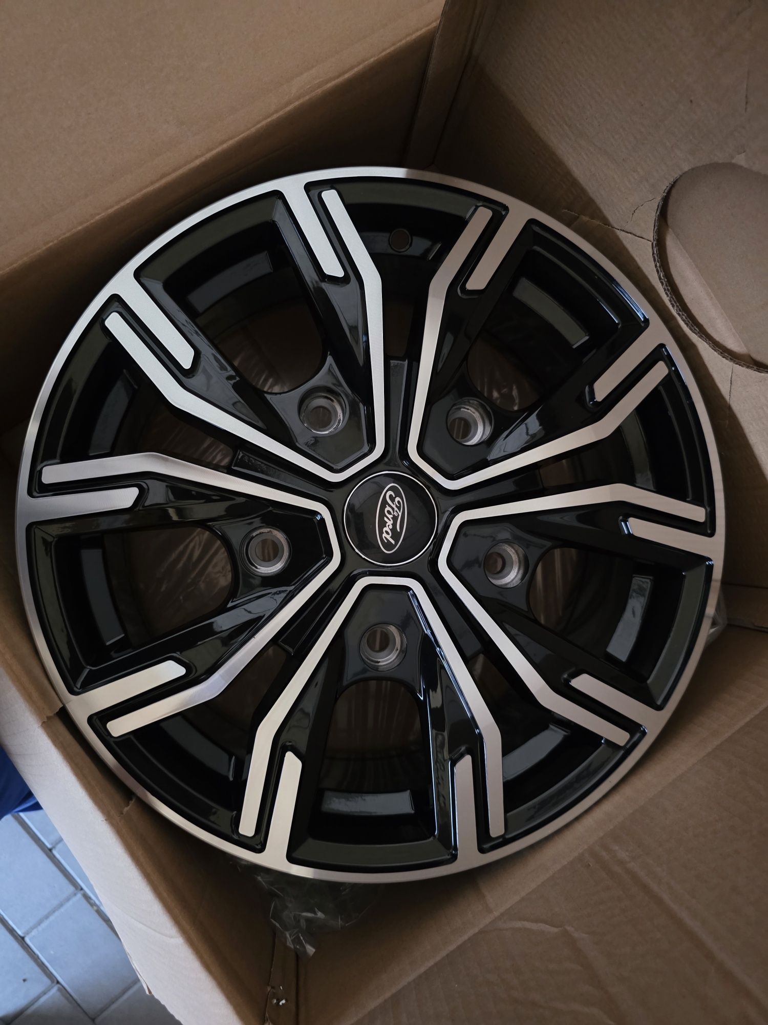 Jante de aliaj pentru Ford tranzit pe 16 marca rc wheels  model 640