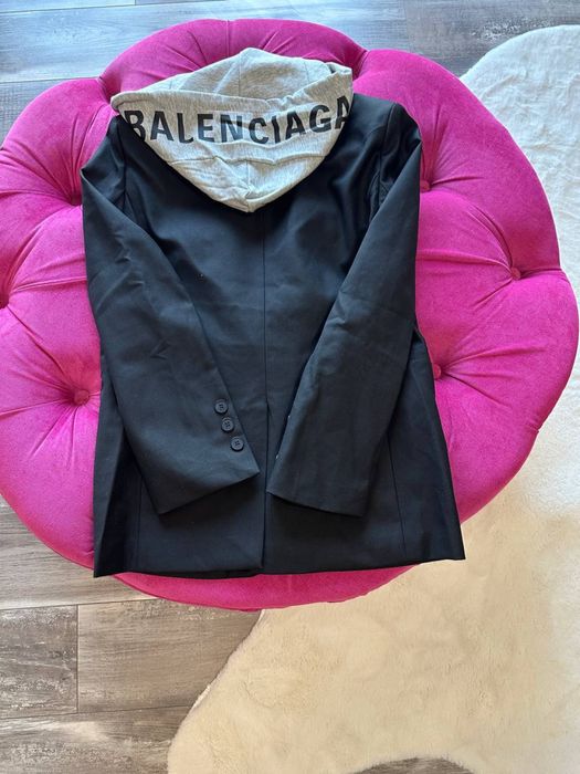 Дамско сако баленсиага