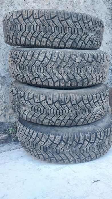 Продам 4резины на штампах