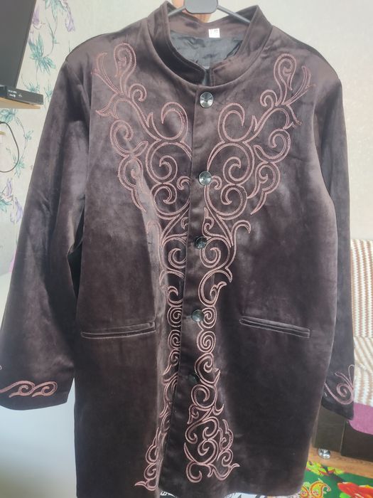 Продам мужской пиджак с нац.орнаментом
