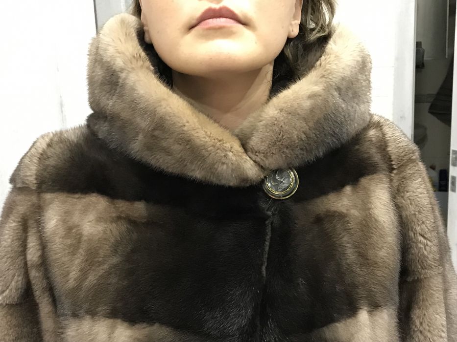 Шуба норка, цвет орех и коричневый, мех очень толстный