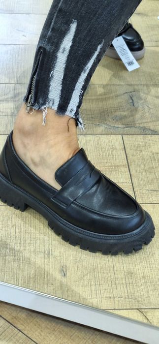 Дамски затворени обувки