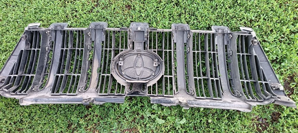Продам решётку радиатора