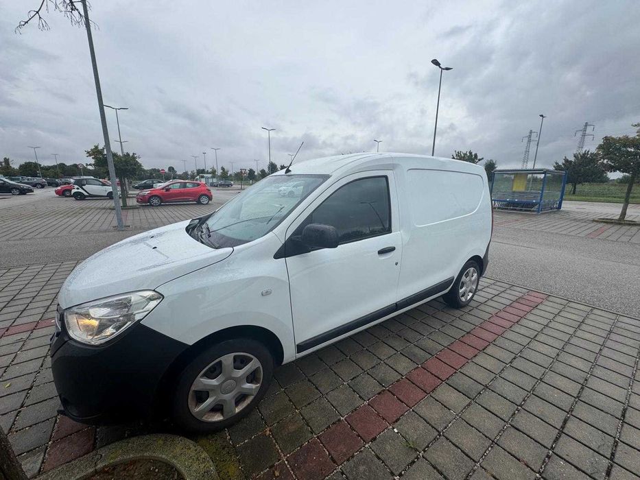 proprietar vand dacia dokker 1.6 , benzina cu GPL , an 2021
