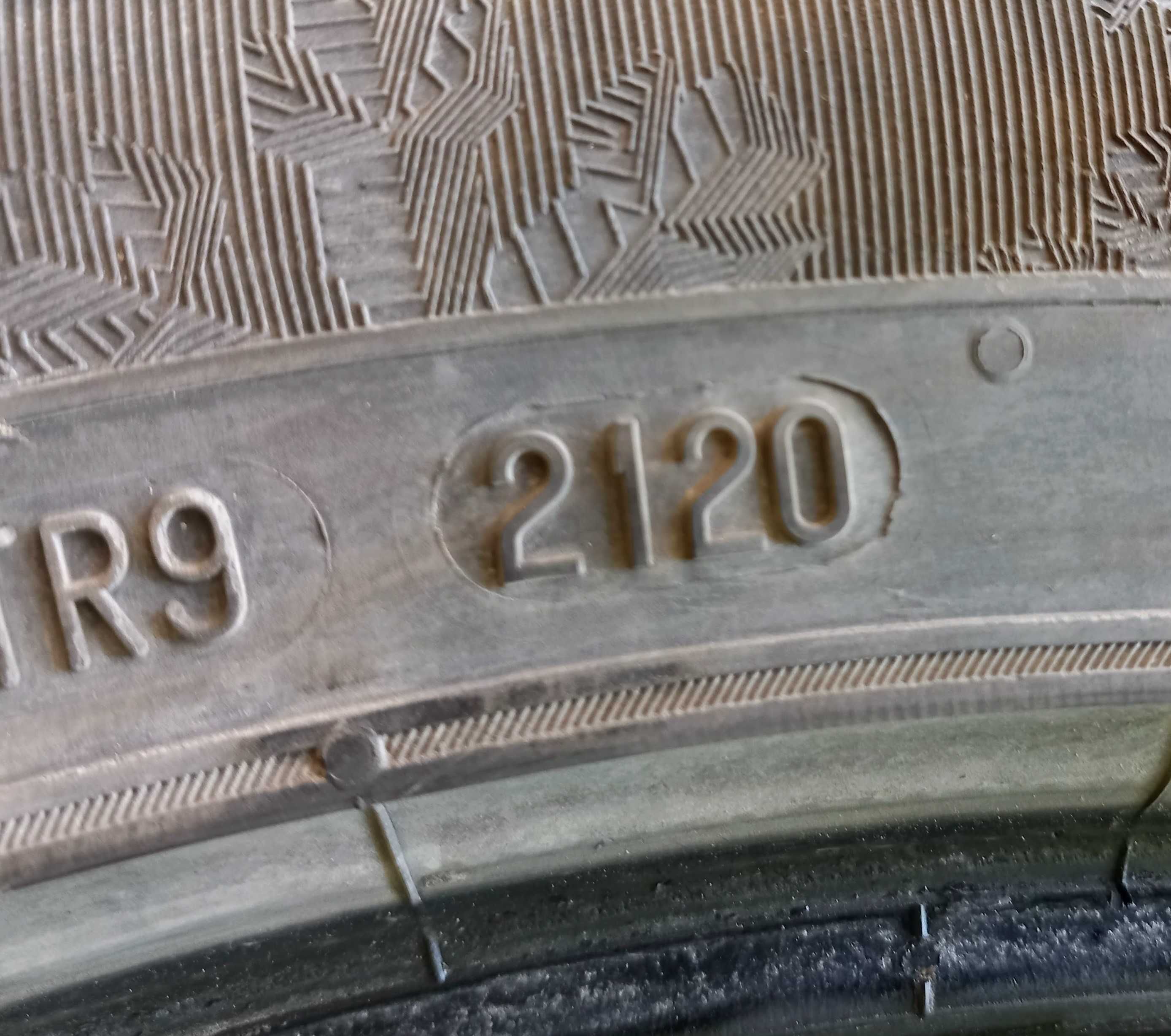 4 бр. зимни 205/50/17 XL с борд SEMPERIT DOT 2120 7.5мм