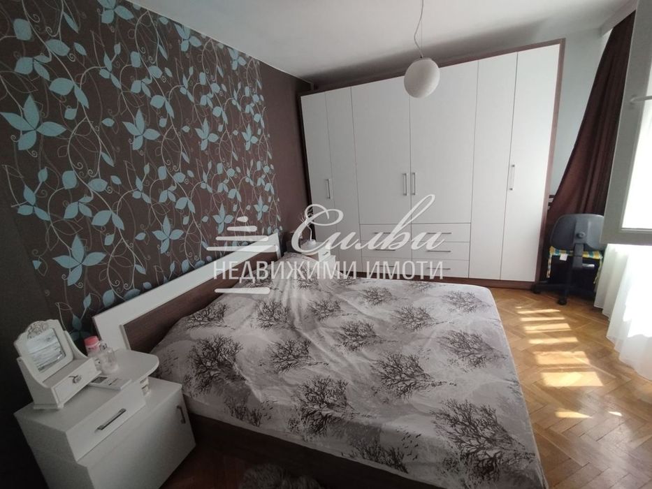 Четиристаен ТУХЛЕН след ОСНОВЕН ремонт - кв.Център