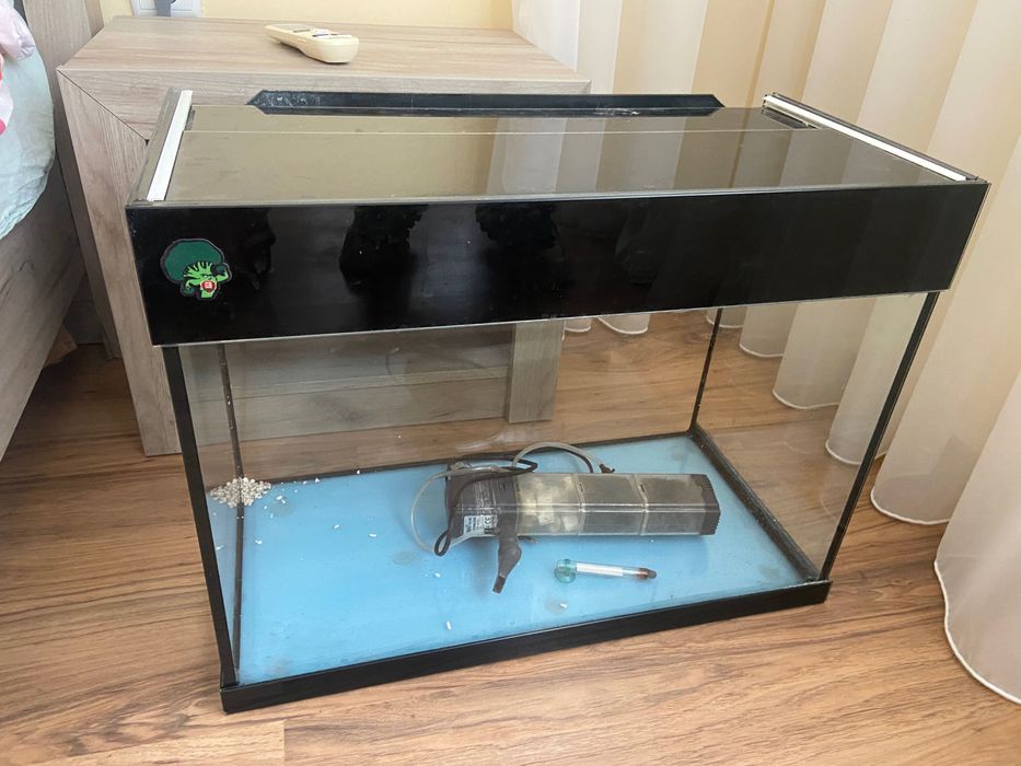 Аквариум  70 л ( обурудван )